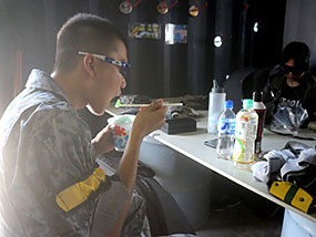 COMBAT DINING